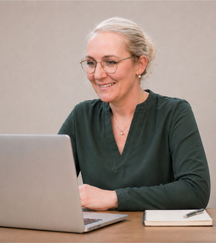 Dr. Veronika Pachmayr während eines Videogespräch